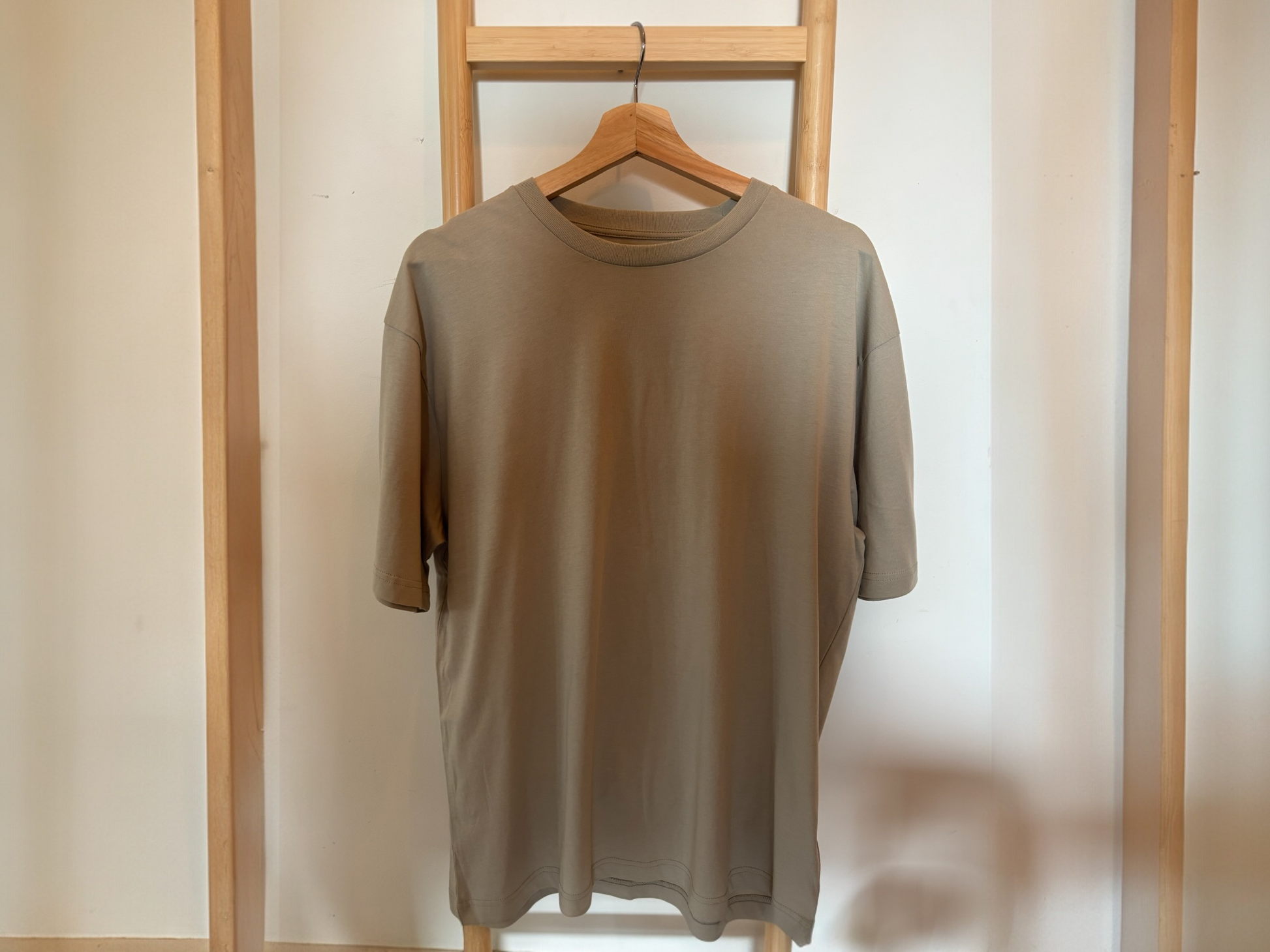 Zeit and Zaatar Graphic T-Shirt – Minimalist Olive Oil & Herb Illustration Tee, Neutral Cotton Unisex Top