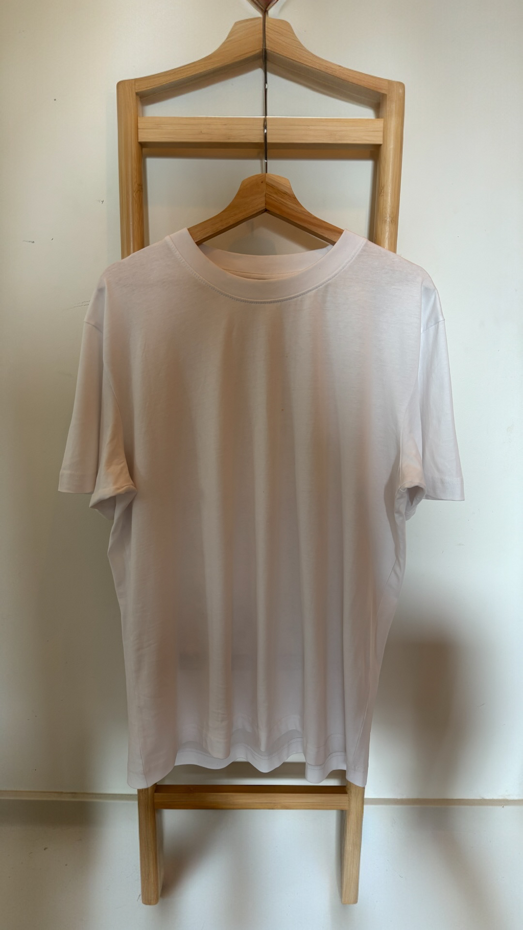 Coral Print T-Shirt – Minimalist White Cotton Tee with Blue Floral Illustration, Unisex Relaxed Fit