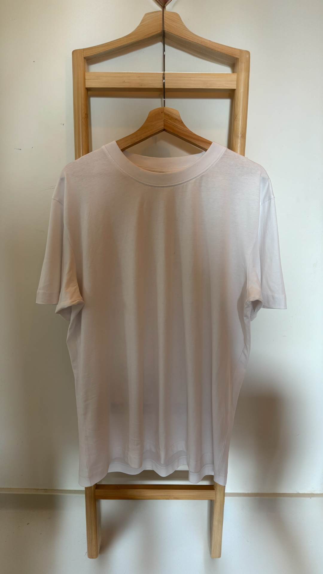 Coral Print T-Shirt – Minimalist White Cotton Tee with Blue Floral Illustration, Unisex Relaxed Fit