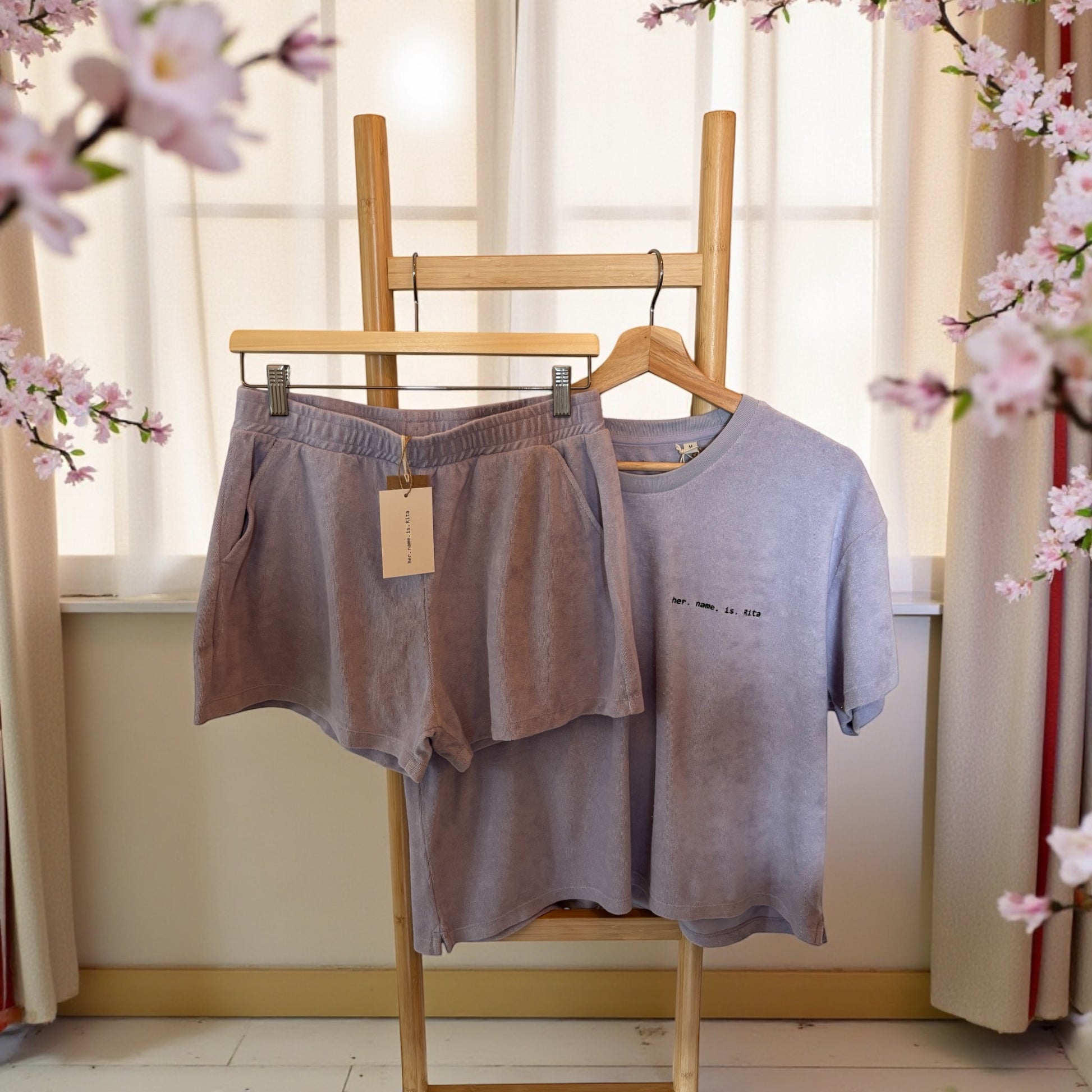 Towel Effect Lavender T-Shirt – Minimalist Unisex Tee, Relaxed Fit Cotton Top, Neutral Everyday Basic