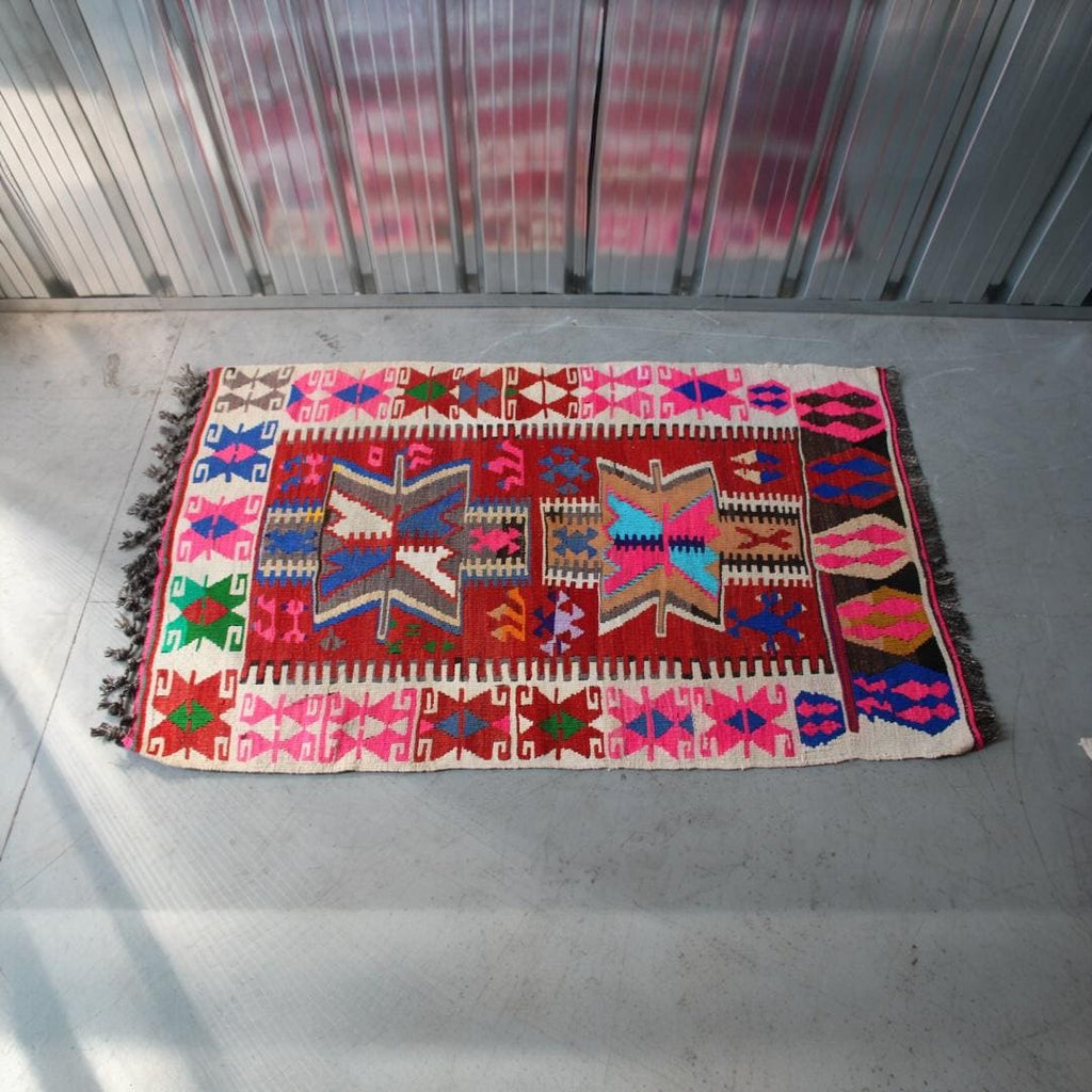Turkish Rugs, "Kilim Style Wool" from the heart of Anatolia, Cappadocia, 80cm x 127cm