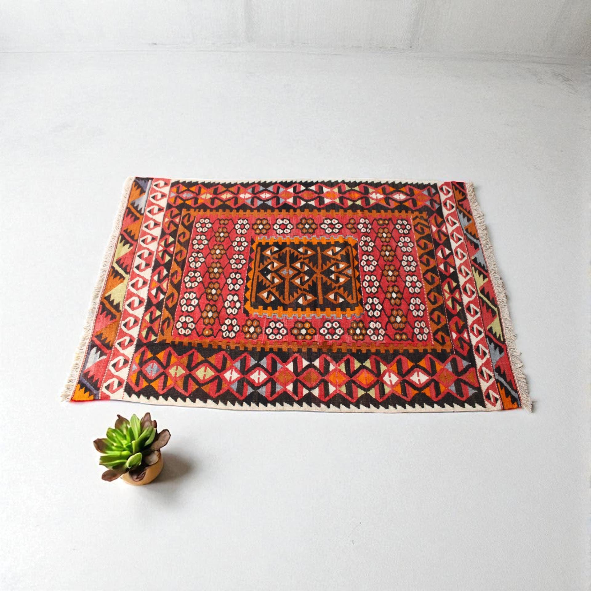 Turkish Rugs, "Kilim Style" from the heart of Anatolia, Cappadocia, 98cm x 136cm