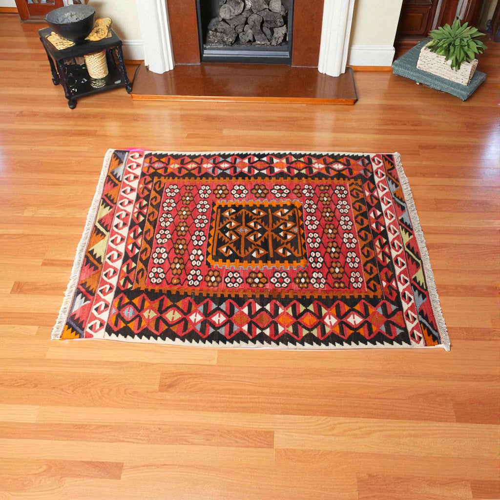 Turkish Rugs, "Kilim Style" from the heart of Anatolia, Cappadocia, 98cm x 136cm